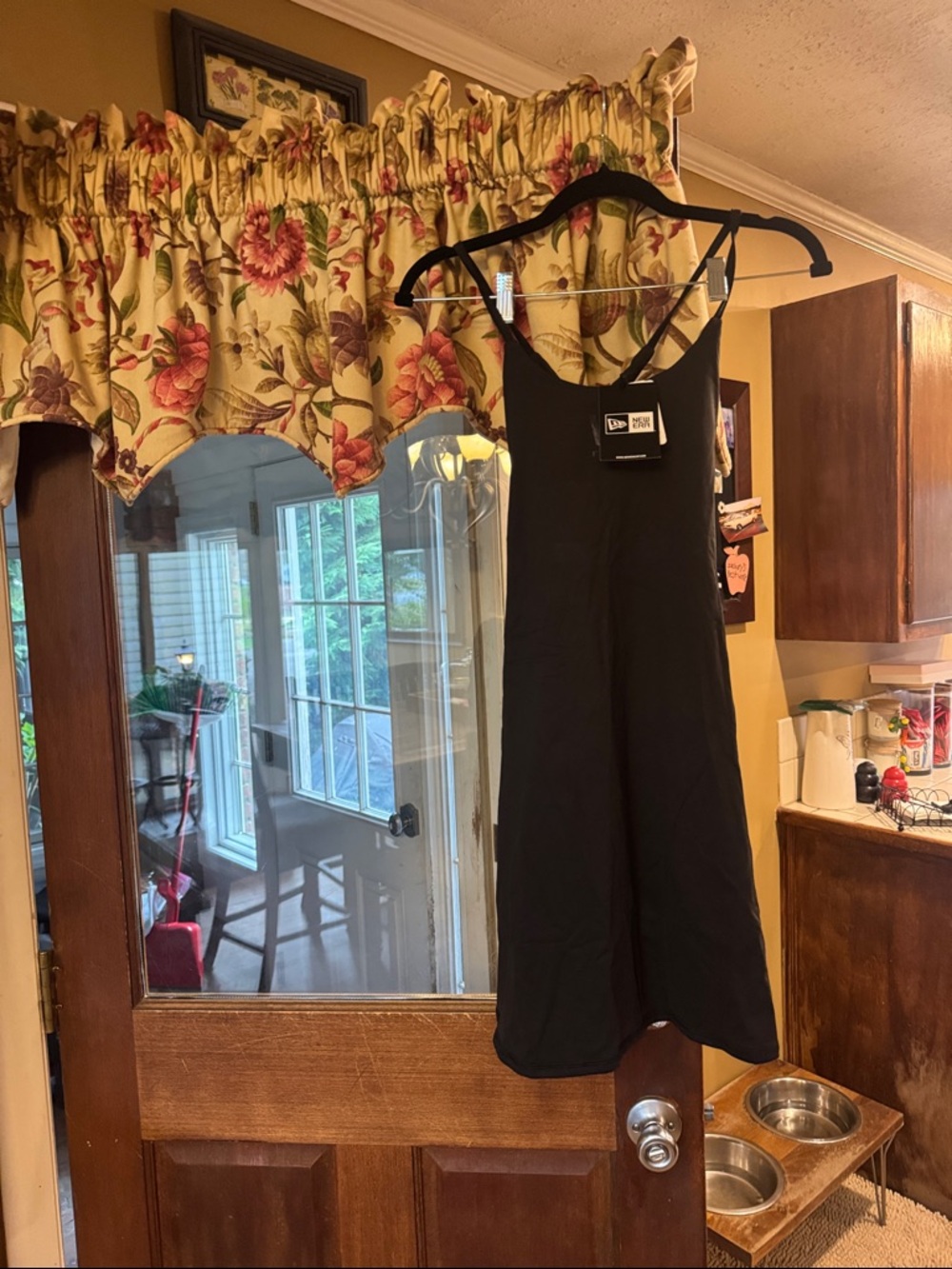 Black Sleeveless Midi Dress